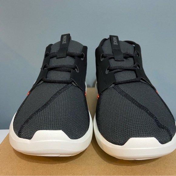 Nike E-Series AD Casual Shoes - Picture 3 of 10